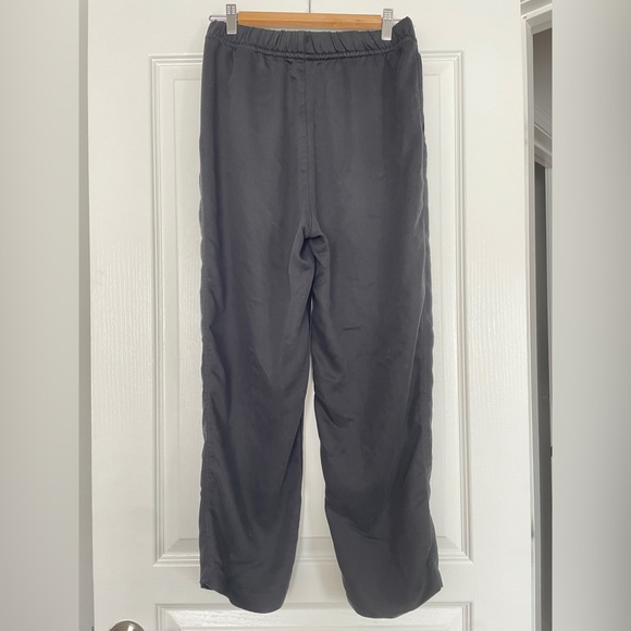 H&M Black Straight Stretch Ankle Pant - Picture 3 of 4